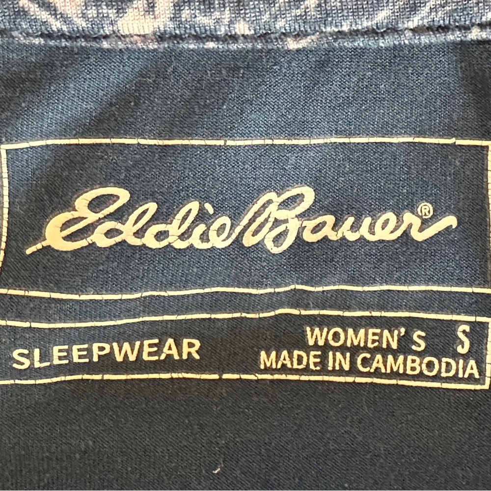 Eddie Bauer Women's V-Neck Sleep Tee - Picture 3 of 3